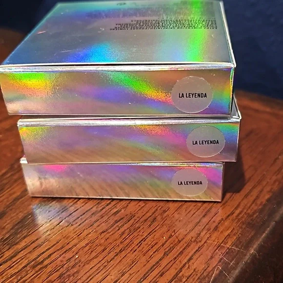 MAC Selena - Picture 3 of 3